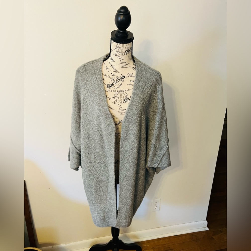 🎃Women’s Gray Duster Sweater🎃